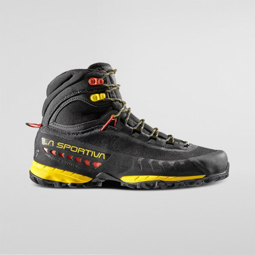 La Sportiva TXS: Туристически обувки, на които може да се доверите.