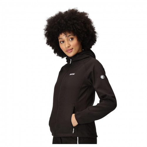 Яке Regatta Arec Softshell: Перфектното съчетание на ефективност и стил