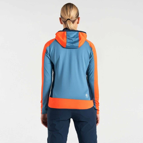 Dare2b Women’s Traversing Midlayer: Еластичност, комфорт и производителност за приключения на открито